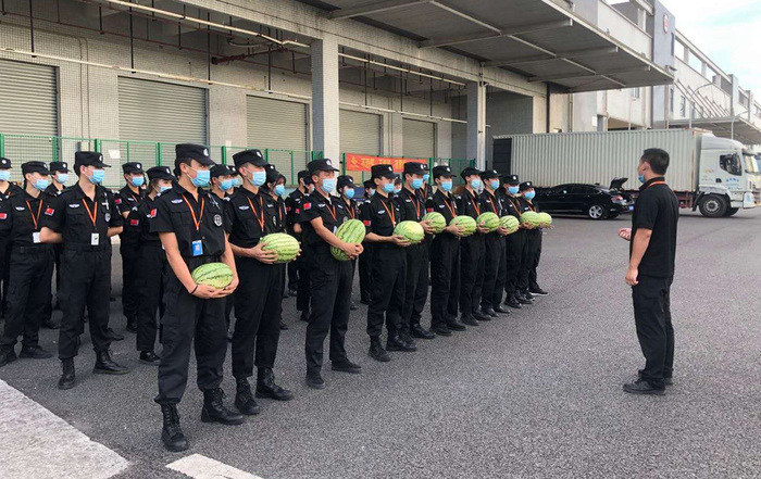 1炎热高温未退，领导慰问送清凉6A.jpg